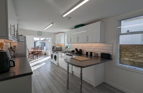 Littlehampton House | Home away from home by the sea