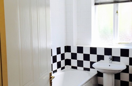 Manchester Apartment | Home away from home in Manchester!