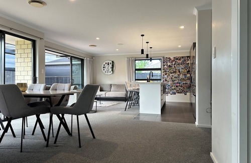 Papamoa Beach House | Home away from home in Papamoa
