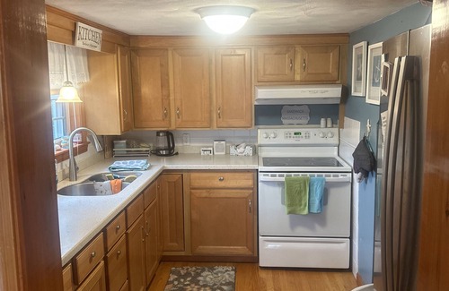 Wareham Center House | Home away from home just minutes from the beach!