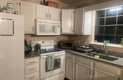 Florida Shores House | Home away from home located close to New Smyrna, Flagler Beaches and Daytona.