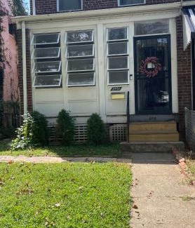 Southeast Apartment | Home Away from Home Stay - 2 Bedroom,1 Bathroom - Near Capitol Hill