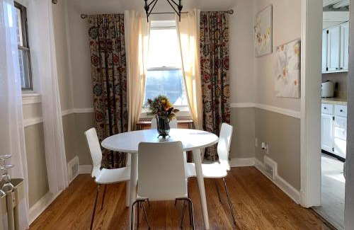 Southeast Apartment | Home Away from Home Stay - 2 Bedroom,1 Bathroom - Near Capitol Hill