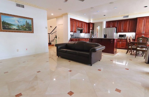 Southwest Anaheim House | Home Away from Home