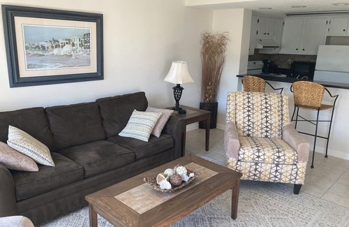 Isle of Palms Condo | Home Away From Home.and Just Steps to the Beach!