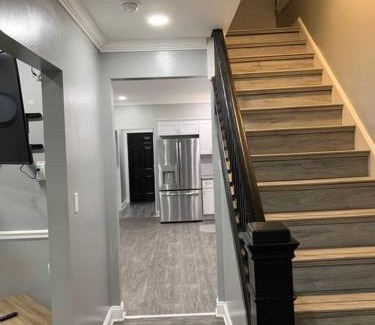 Niagara Falls House | Home Away From Home on LaSalle - 3 bd 2 bth Slps 6
