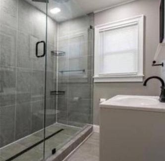 Niagara Falls House | Home Away From Home on LaSalle - 3 bd 2 bth Slps 6