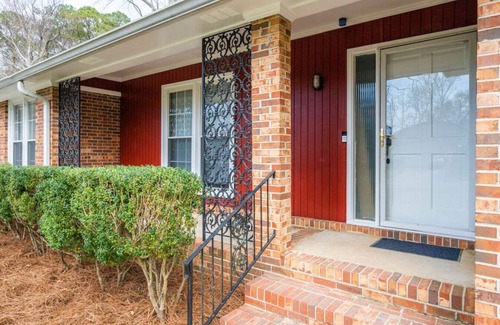 Macon House | Home Away From Home · Where Luxury Meets Comfort