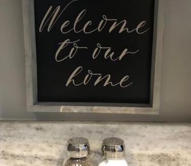 Capitol Hill Apartment | HOME AWAY HOME - Chic 2 BR Capitol Hill DC