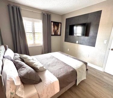 Southwest Orlando Apartment | Home Cheti - Condo 1 mile from Universal Studios