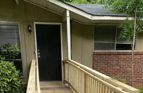 Smyrna House | Home close to Downtown Atlanta and Braves Stadium