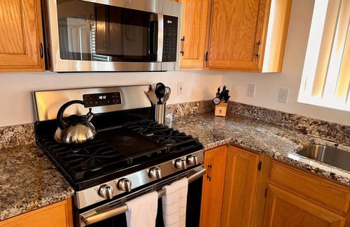 Prescott House | Home close to downtown with mountain views, deck, fenced backyard, & fast WiFi