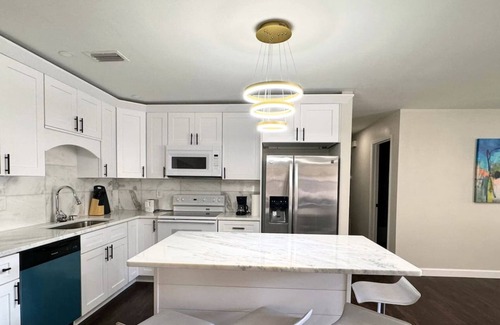 St. Petersburg - Clearwater House | Home Close to Saint Pete Pier new Spacious