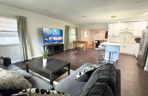 St. Petersburg - Clearwater House | Home Close to Saint Pete Pier new Spacious
