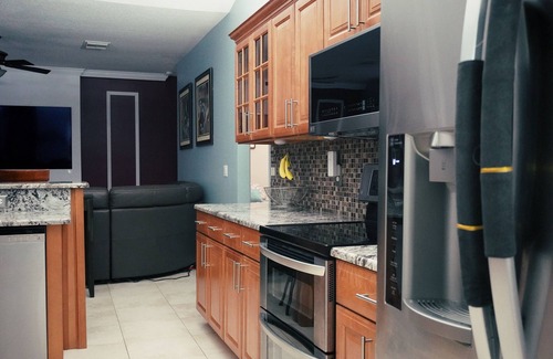 Port Saint Lucie House | Home Feel with a Vacation Ambience
