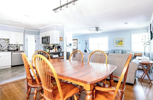 Audubon Park House | Home Gym | Walk-in Shower | Spacious 3BR