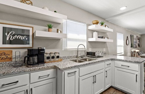 El Paso House | Home in central El paso/Medical Ctr of Americas