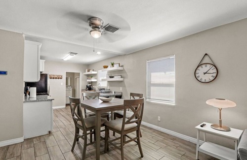 El Paso House | Home in central El paso/Medical Ctr of Americas