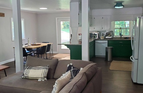 Dawsonville Other | Home in Dawsonville - Farmhouse Style
