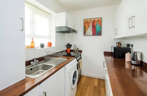 Highbury Apartment | Home in Highbury & Islington near Emirates Stadium