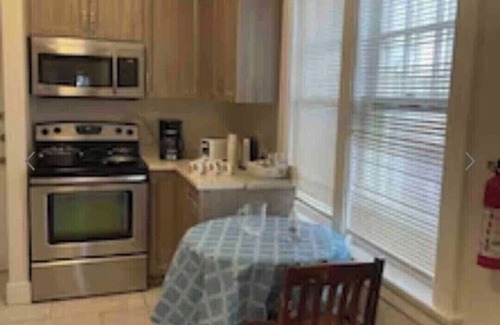 Niagara Falls House | Home in Niagara falls.3 bed,3 bedrooms.close by Clifton Hill,Casino, the falls.