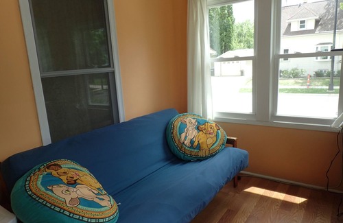 Oshkosh House | Home in Oshkosh near EAA Air Venture - n5 blocks away from Wittman Airport