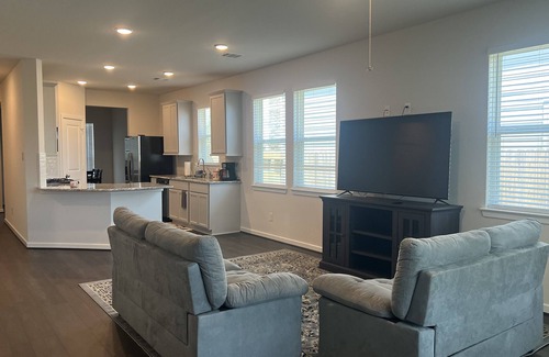 Clodine House | Home in Richmond hosted by A&F 3 Homes