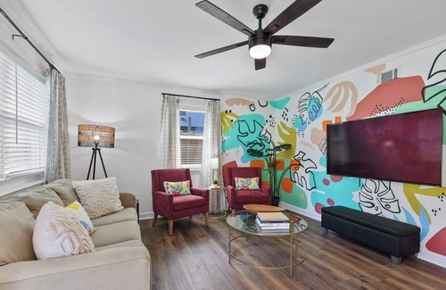 Savannah House | Home in Savannah 3BR/1BA Home Sleeps 6 /Dog Friendly