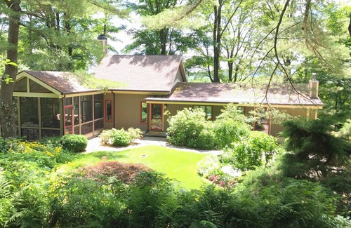 Richmond House | Home in the woods with Views, Quiet, Gardens, near Tanglewood,