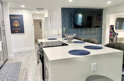 West Palm Beach House | Home in West Palm Beach, FL -Ware