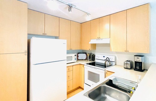 South Surrey Apartment | Home in White Rock