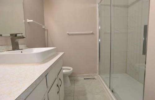 Dalhousie House | Home Inn Calgary Dalhousie