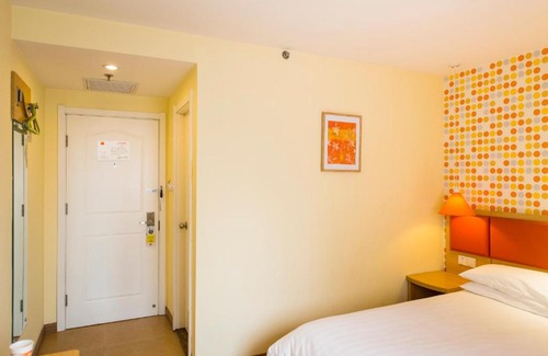 Zhong Shan Hotel | Home Inn Dalian Jinzhou Railway Station Stadium