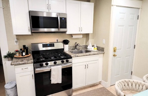 Grandview Heights Apartment | Home Near Convention Center in West Palm Beach