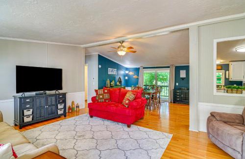 Byrdstown House | Home Near Dale Hollow Lake Deck and Fire Pit