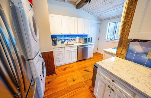 Winhall House | Home near Stratton & Bromley with washer/dryer
