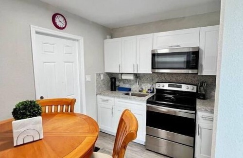 Fort Pierce House | Home near the Beach w/Hot-tub and Movie Room