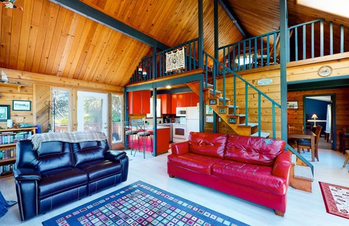 Rockaway Beach House | Home near the ocean with beach access, washer/dryer, decks - two dogs welcome