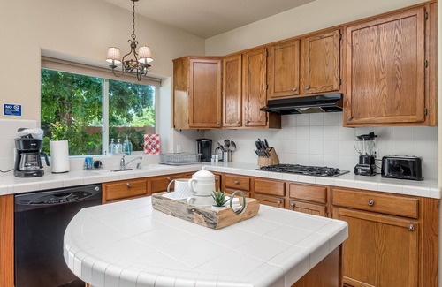 Clovis House | Home oasis with sauna, jacuzzi, pool & heated gazebo!