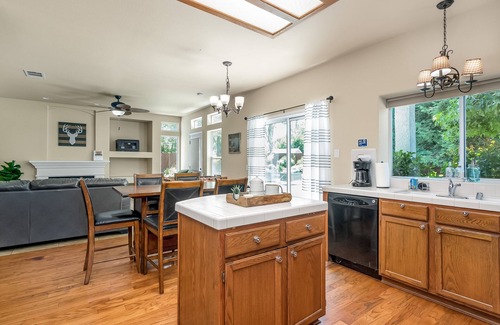 Clovis House | Home oasis with sauna, jacuzzi, pool & heated gazebo!
