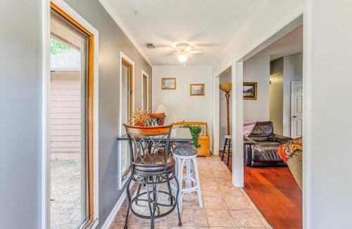 Nixons Crossroads House | Home Office, Deck and Shared Pool Little River Home