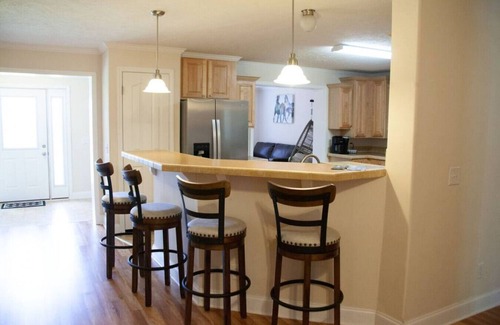 Pikeville House | Home on 30 acres next to State Park