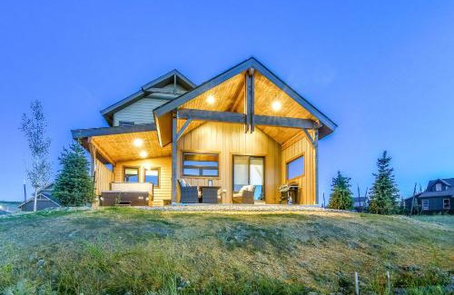 Grand Elk Ranch House | Home on Golf Course with Hot Tub, Near Grand Lake