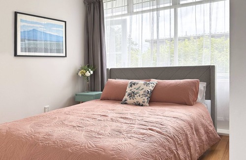 Mount Eden Apartment | Home on the Grange - Mt Eden