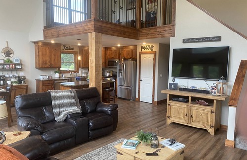 Mountain Home House | Home on White River- Fishing - Private Boat Ramp - Awesome Location