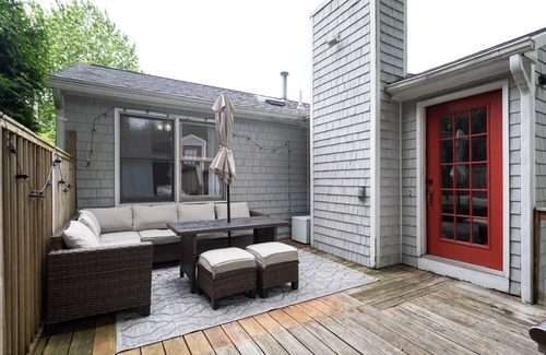 Narragansett House | Home one block to river w/2 FREE PADDLE BOARDS.10% weekly/monthly Discount