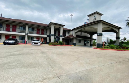 Southeast Houston Hotel | Home Place Inn and Suites-Hobby