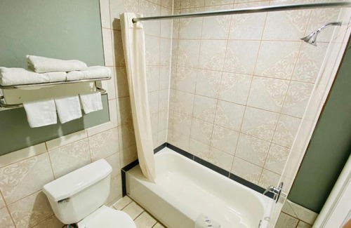 Southeast Houston Hotel | Home Place Inn and Suites-Hobby