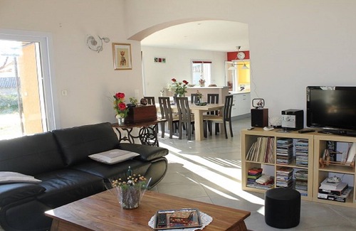 Saint-Hippolyte-du-Fort Hotel | HOME SHUNGITE, calmness, relaxation and so much to discover
