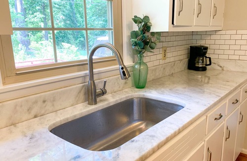 North Garrett Road House | *Home sleeps 10* central to Duke and UNC, RDU Airport and Downtown Durham